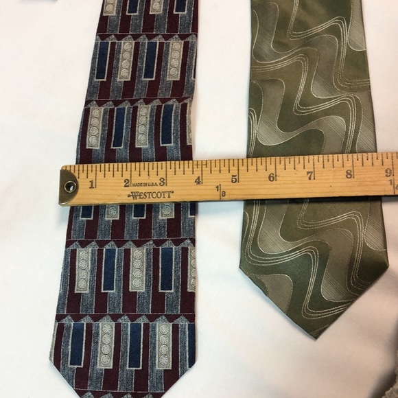 Vintage Pierre Cardin Lot of Two Men’s Ties Traditional Patterns Silk - Picture 5 of 5